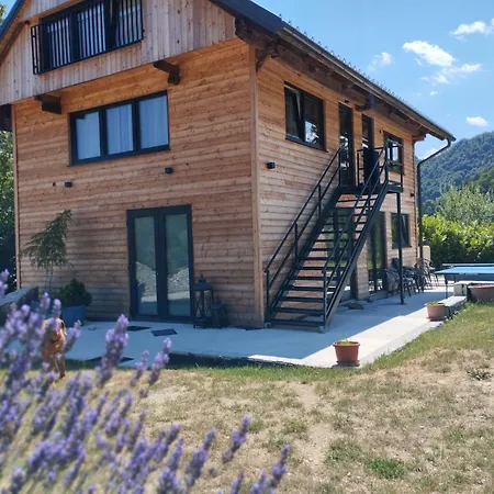 Hillside Bio Delux Apartment