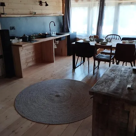 Hillside Bio Delux Apartment