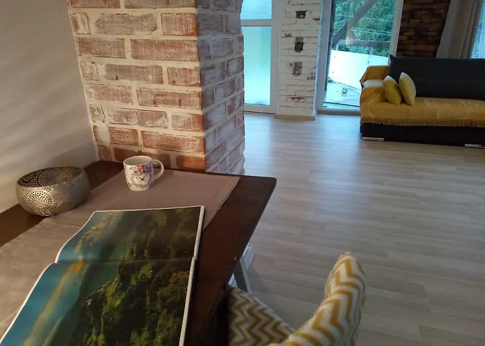 Hillside Bio Delux *